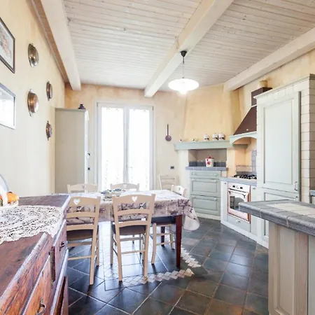 Apartment Con Giardino Privato In Centro A Padenghe